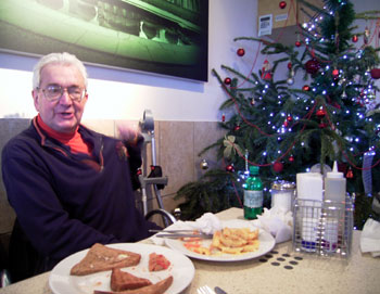 Chairman Ed with cheesy chips 