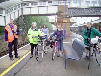 Sheila, Anya, Eliane and Joyce with helpful railwayman at Brockenhurst 